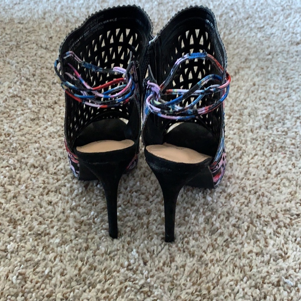 Heels - Picture 4 of 8